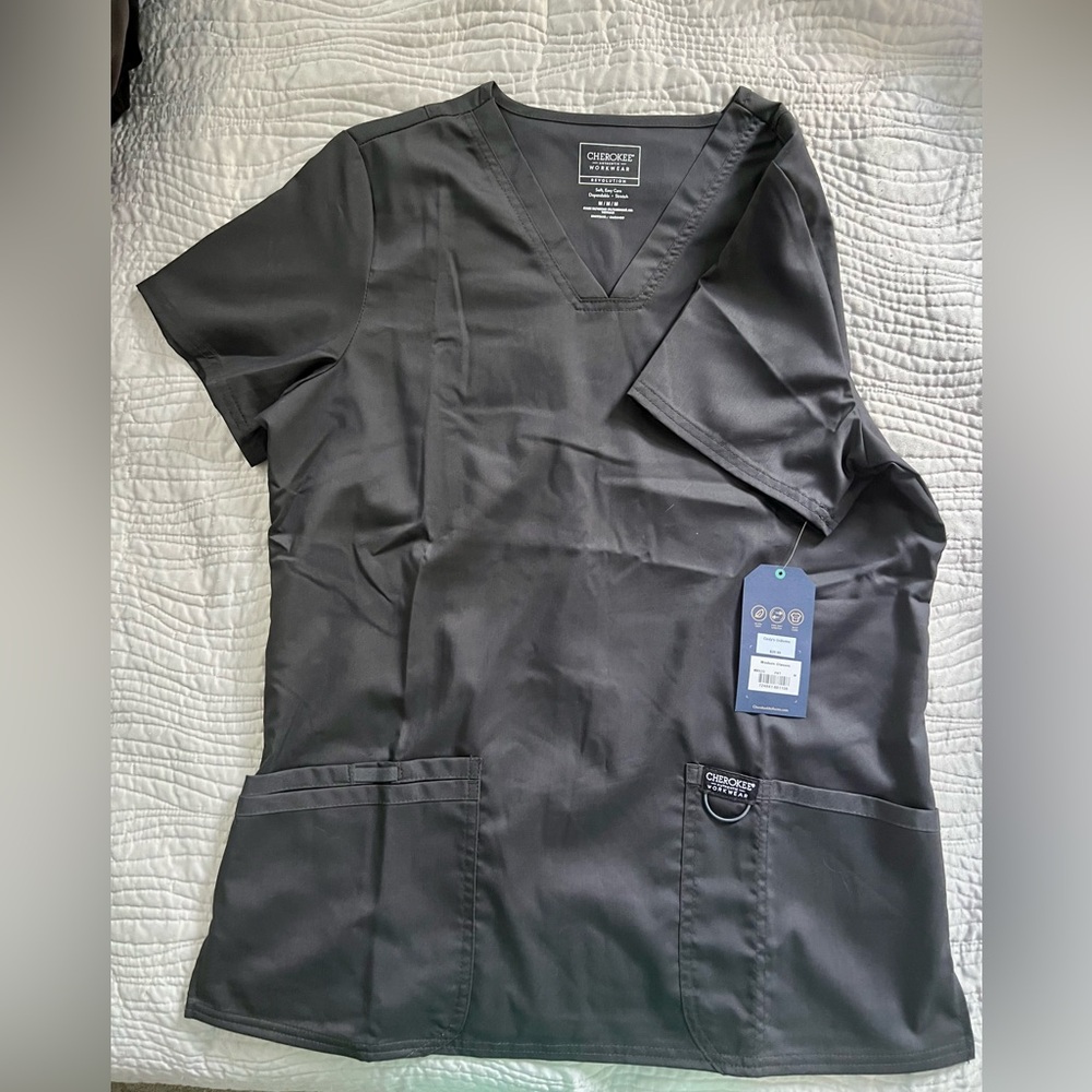 Cherokee scrub top